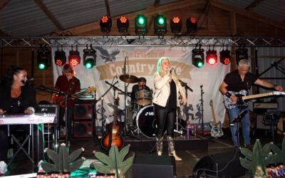 31-5 Friends Of Country Live in de Ouwe Stal met Div Artiesten in Nieuw Schoonebeek